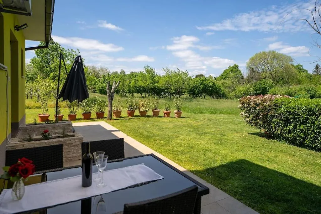Apartman Ela VI Krsan Apartment